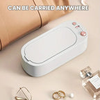 Portable eyeglass cleaner