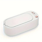 Portable eyeglass cleaner